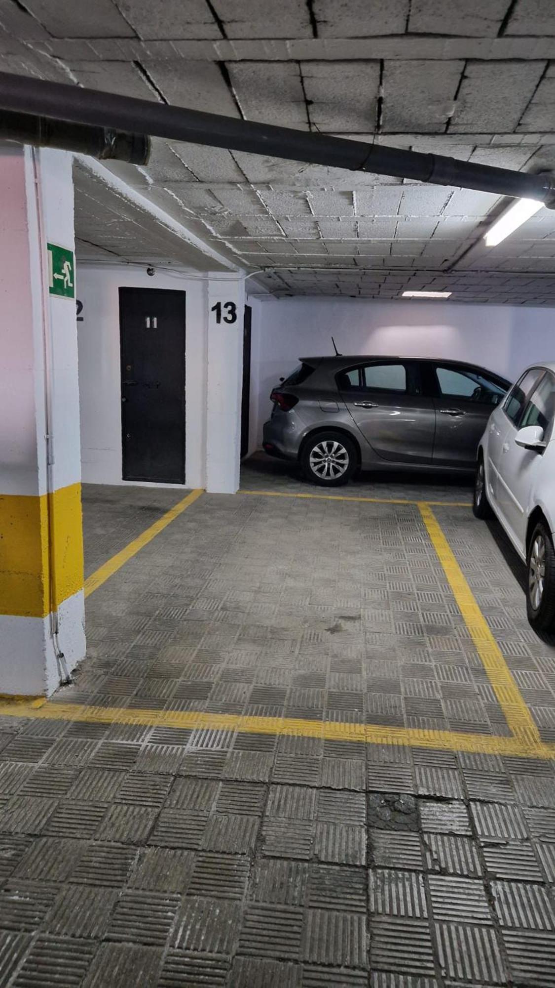 Veronica 6 Free Parking Sevilla